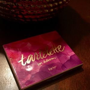 TARTE IN BLOOM eyeshadow palette